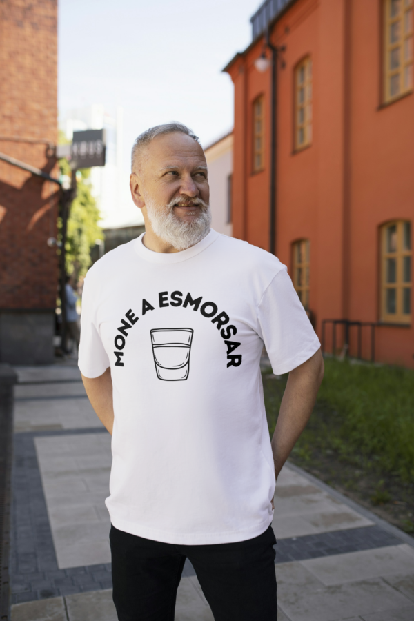 camiseta blanca mone a esmorsar frontal