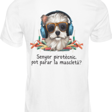 camiseta blanca perro trasera