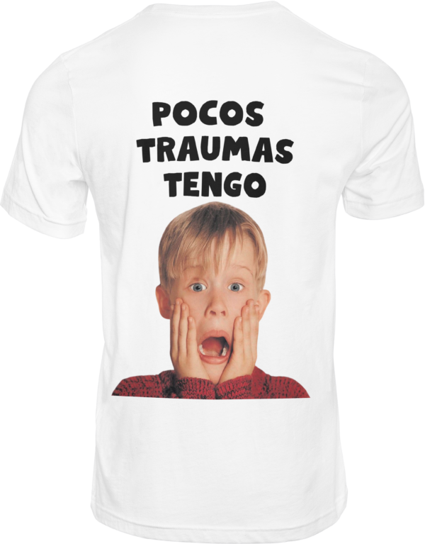 camiseta blanca traumas trasera