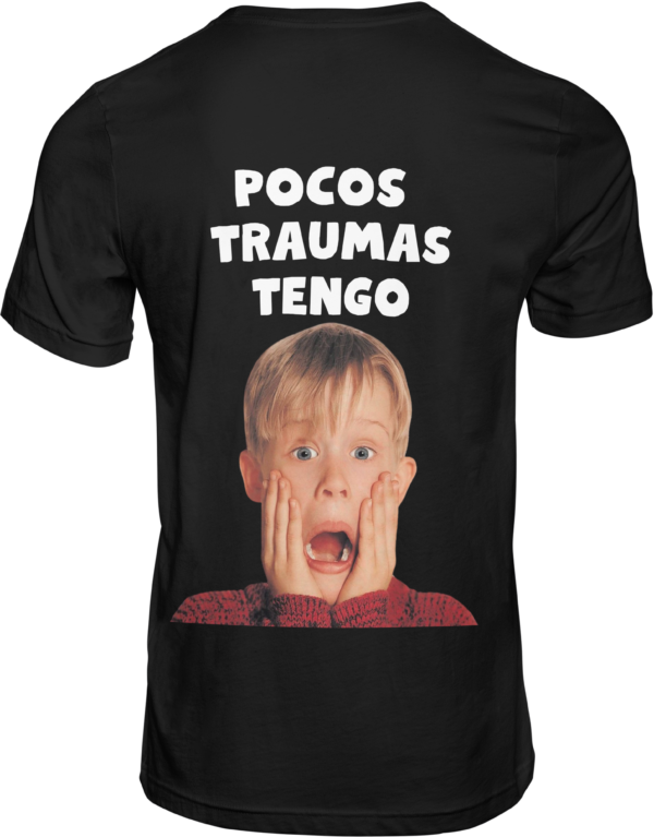 camiseta negra traumas trasera