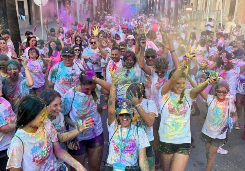 La 5ª Holi Colors bate récord con 430 inscritos y más de 3.000 € para investigación médica